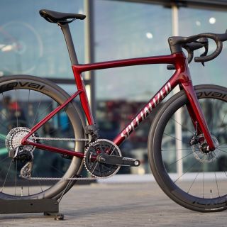 Tarmac Sl8 Pro 2026. ... Zcela nový Sram Force AXS Kola Roval Rapide CL III Integrovaný kokpit 7.2kg ... Mrkněte k nám na...